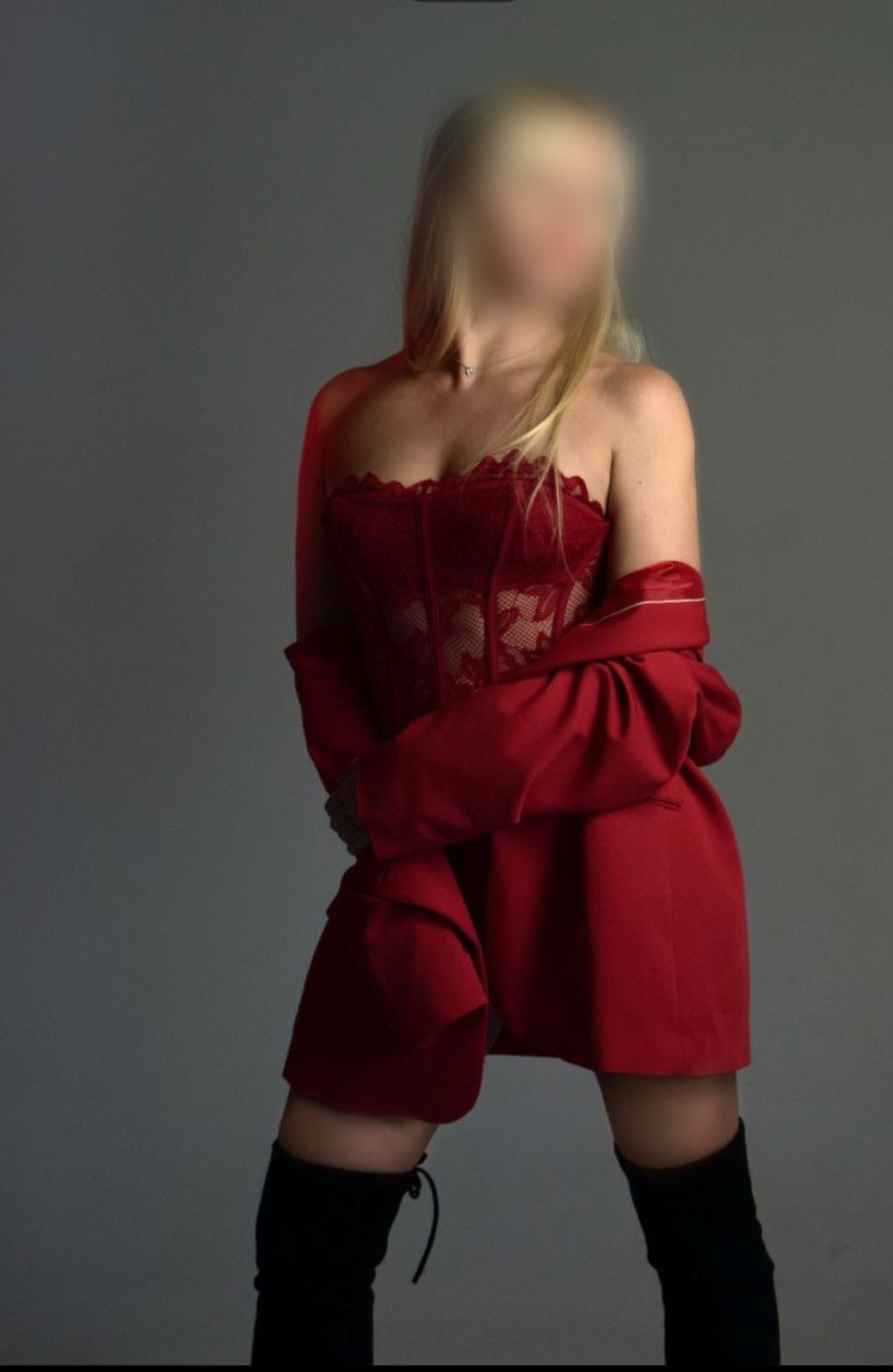 Erotická masérka Monika – DeLuxe Massage Praha